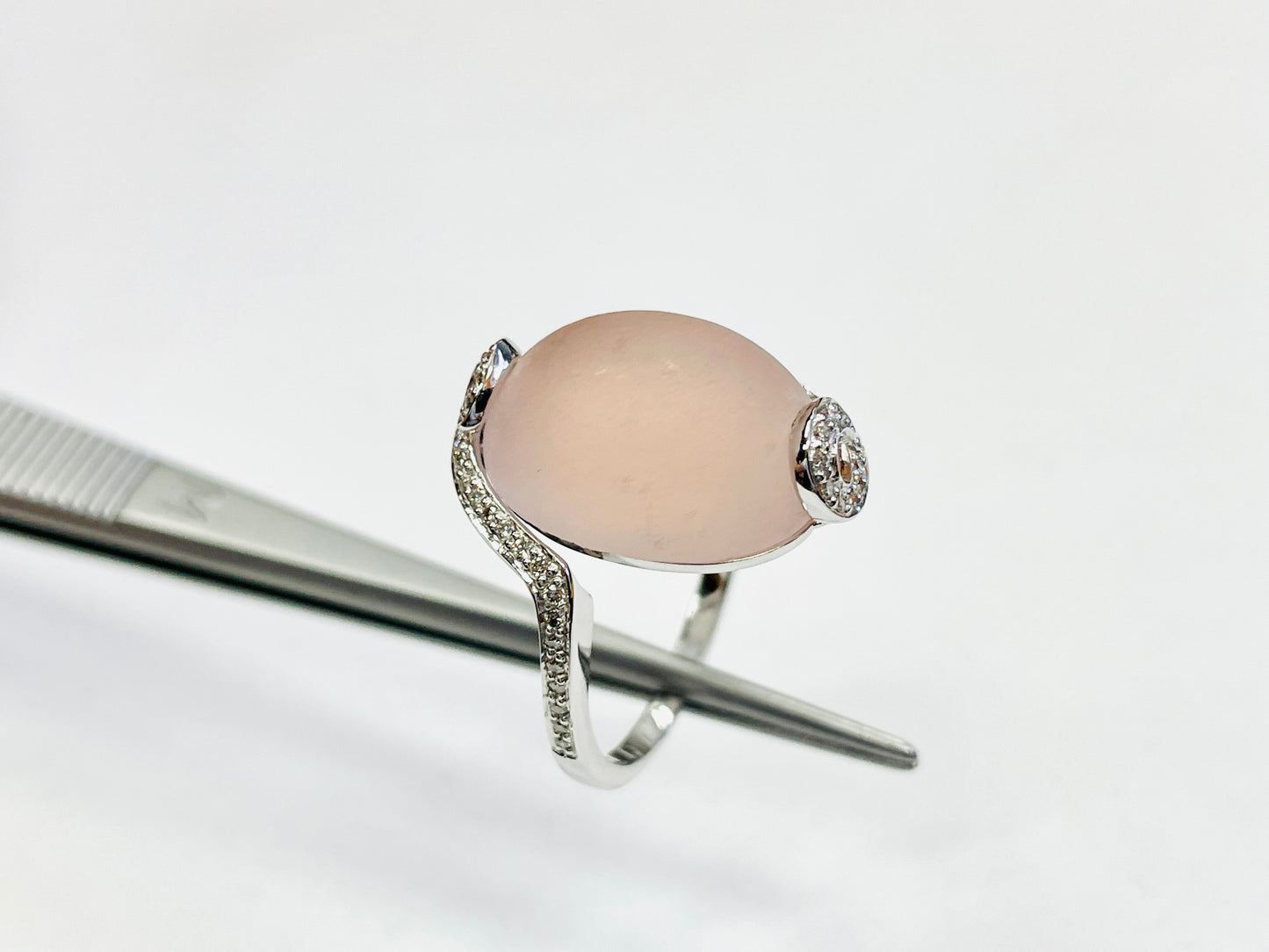 18K White Gold Frosted Rose Quartz Diamond Ring (9.27 ct. tw.)