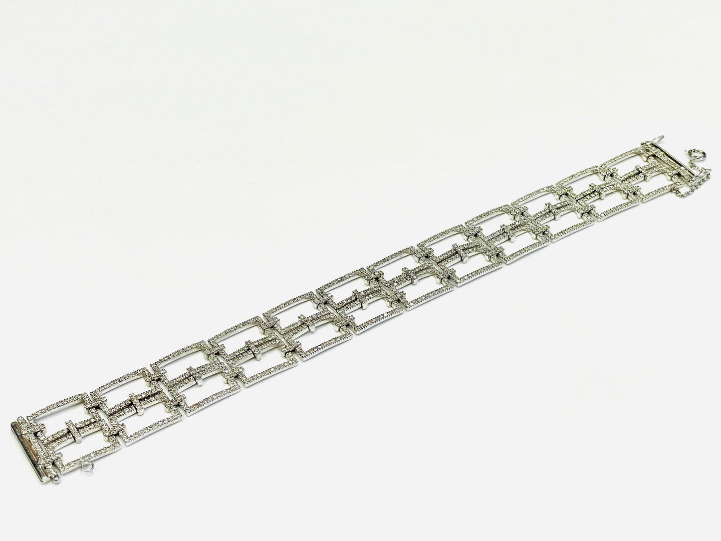 Vintage Design Diamond Bracelet 18K White Gold (4.20 ct. tw.)